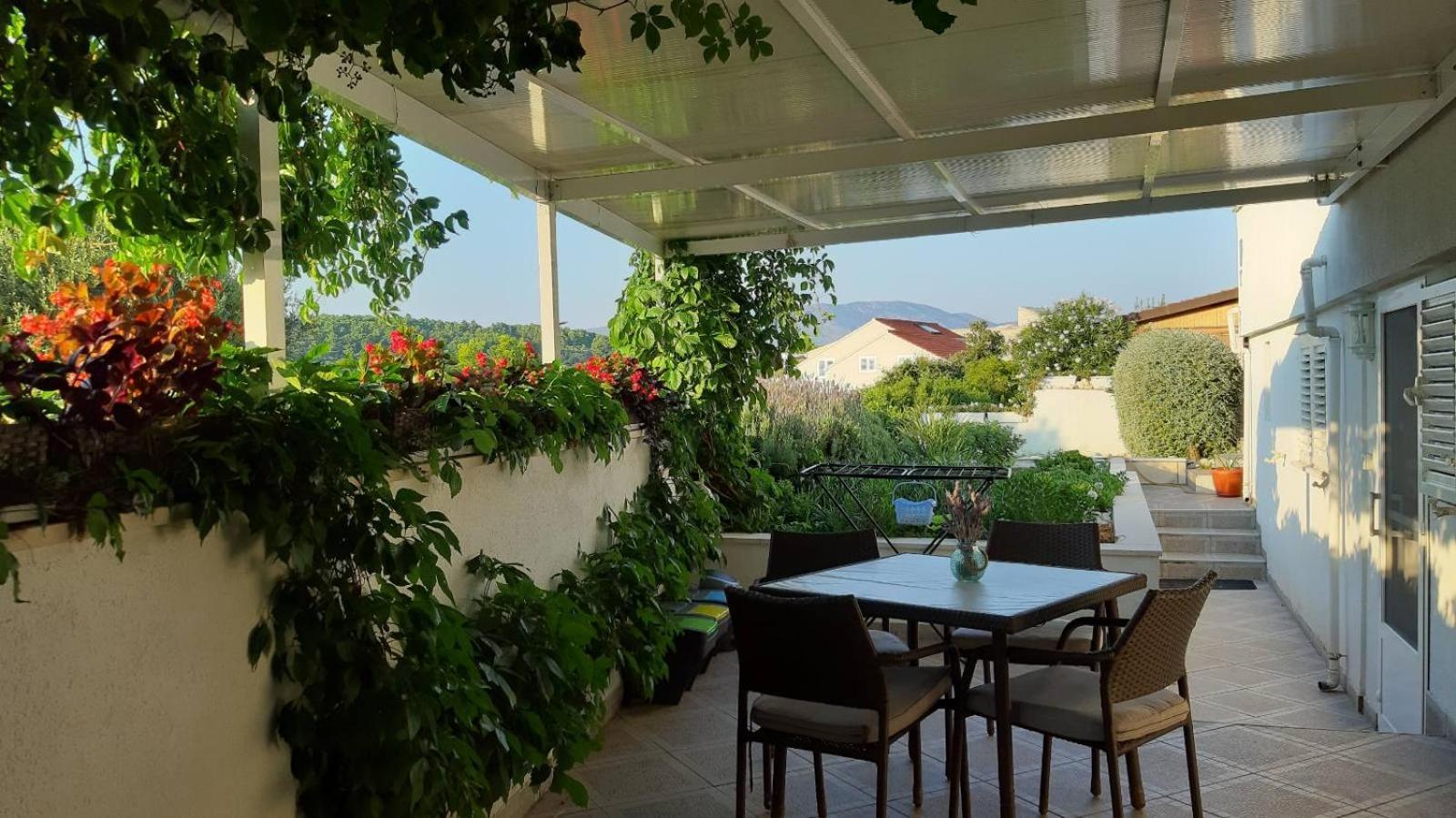 Apartment Kornelija Lumbarda Buitenkant foto